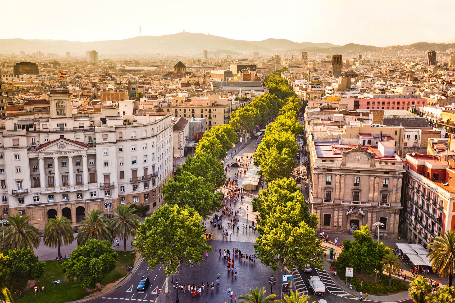La Rambla Barcelona iStock_000052680902_Large-2