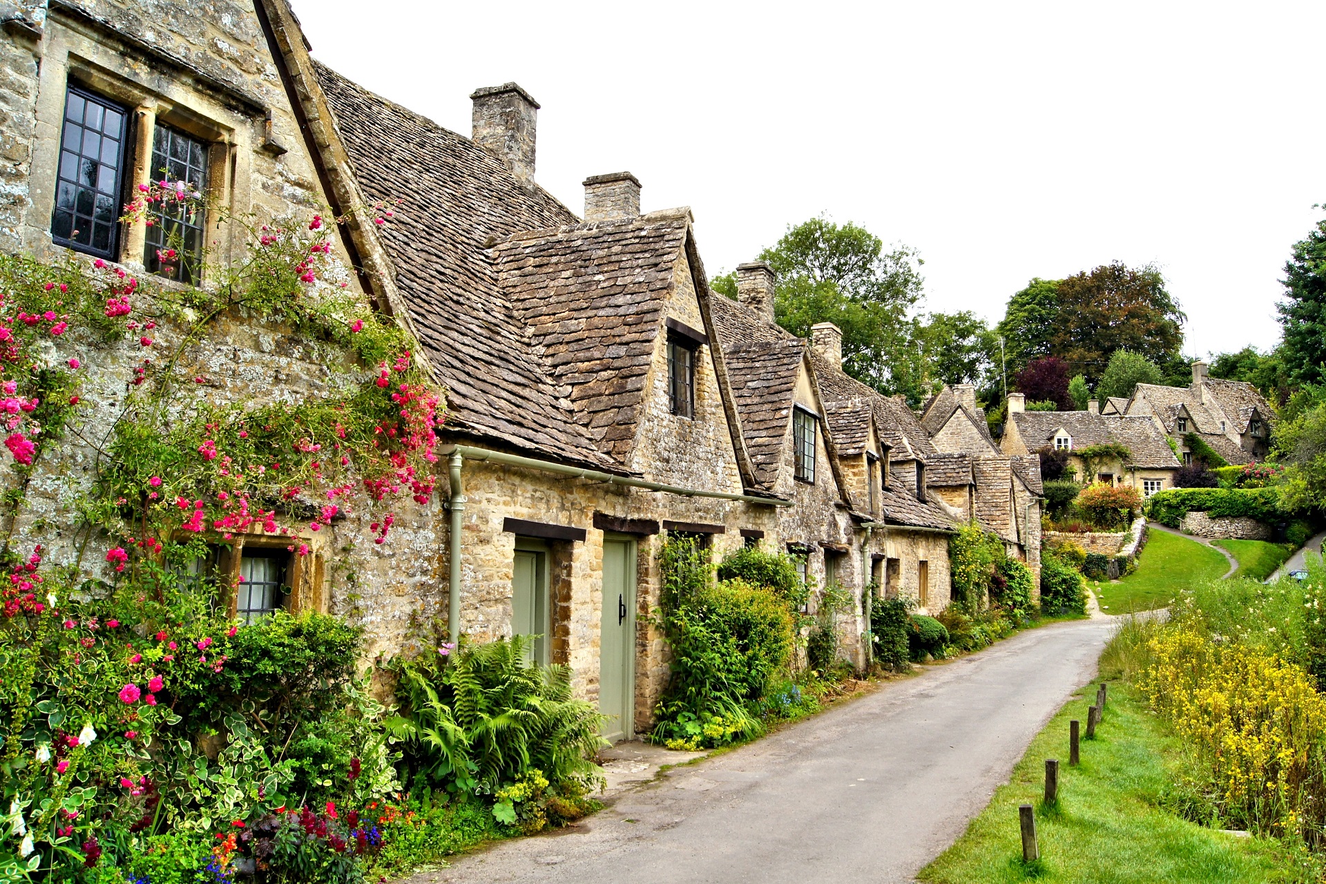 bibury-shutterstock_172701119