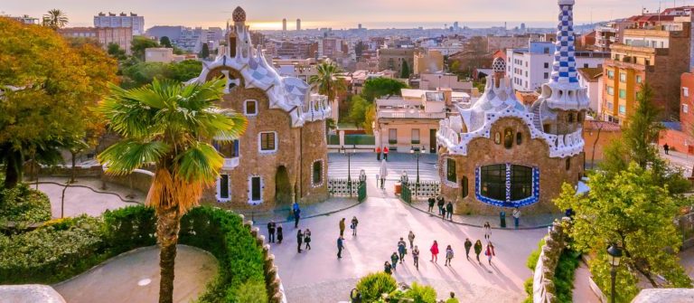 barcelona-parc-guell-view_shutterstock_407568172-1200×335