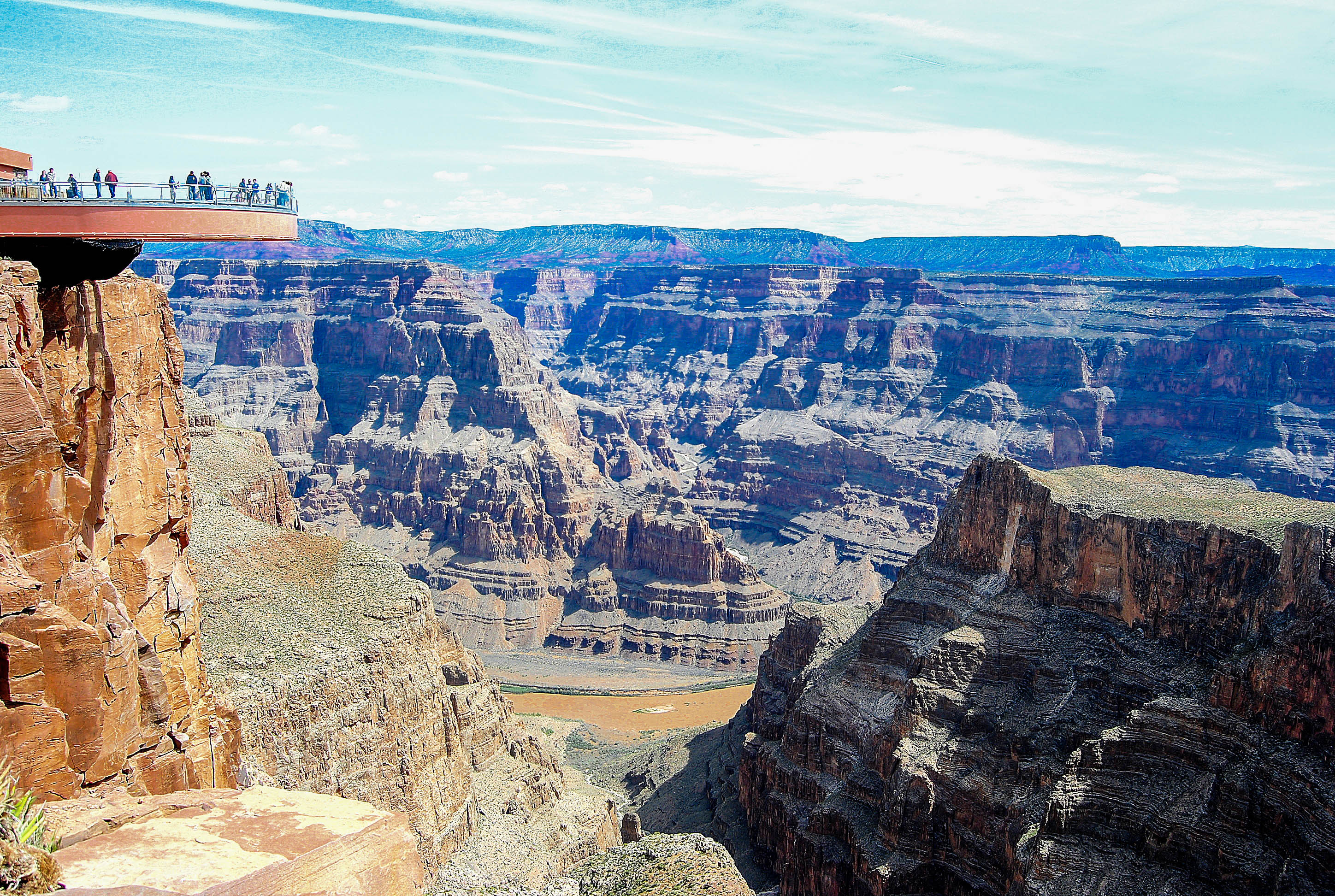 De horseshoe skywalk in de Grand Canyon De horseshoe skywalk in de Grand Canyon