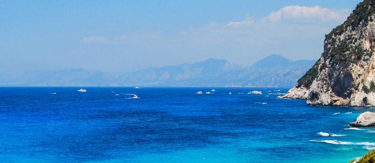 De kust van Sardinie