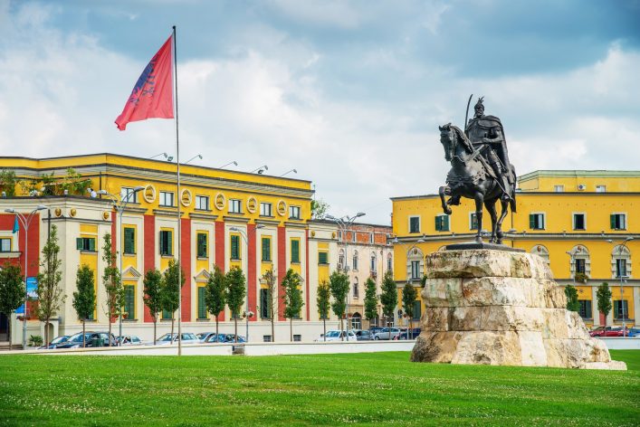 standbeeld van skanderbeg standbeeld van skanderbeg