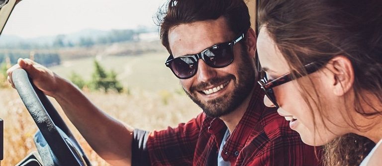 Een koppel op roadtrip