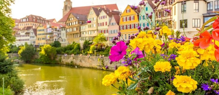 tuebingen_tubingen_deutschland_baden_wurtemberg_shutterstock_481464058-1