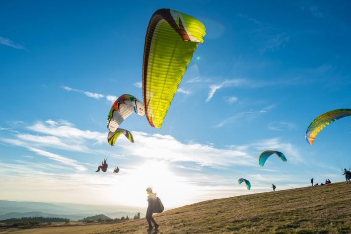 Paragliders op de Wasserkuppe in de Rhön