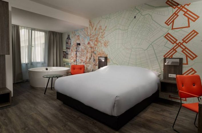 Inntel Amsterdam Centre Hotelkamer met jacuzzi