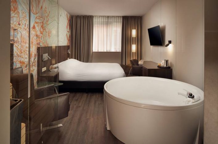 Inntel Amsterdam Centre Hotelkamer met jacuzzi