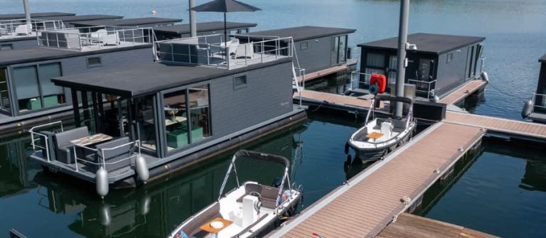 Luxe woonboot met dakterras