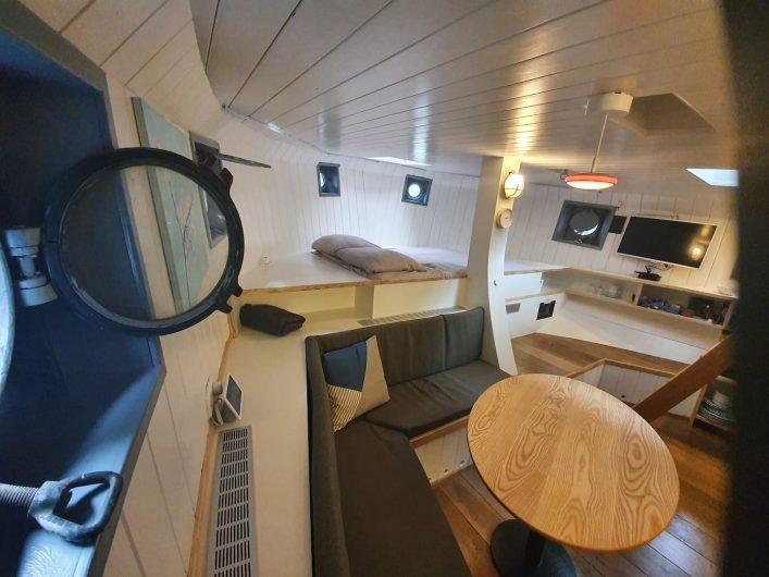 Captain's Cabin