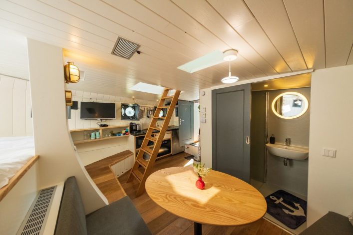 Captain's Cabin