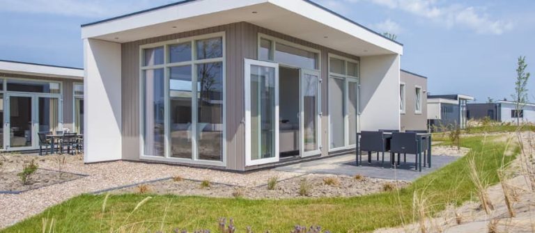 Moderne lodge vlak bij Rockanje
