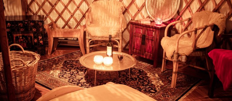 Interieur van een yurt op Texel