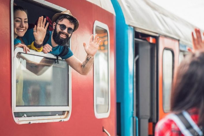 Zug-im-Bahnhof-Bahnhof-iStock-951154458