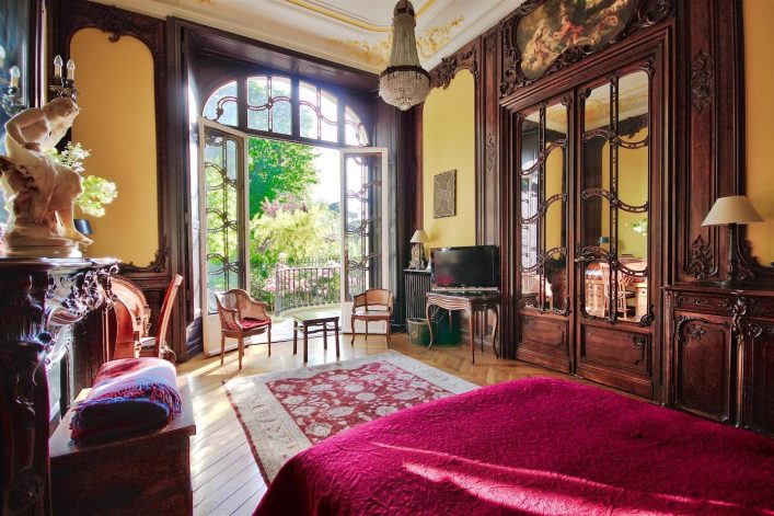 Uitbundig gedecoreerde Airbnb in Parijs