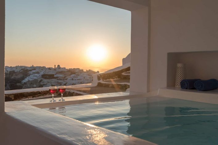 Airbnb met zwembad op Santorini