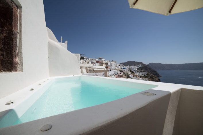 Airbnb met plunge pool op Santorini