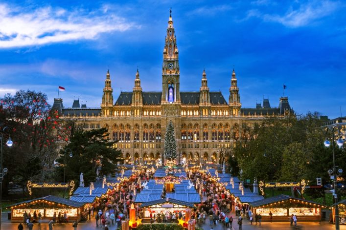 Weihnachten-Markt-Wien_iStock-851700210