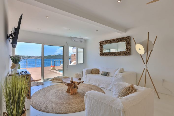 Scret View Beachfront