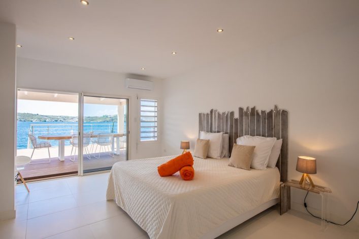 Scret View Beachfront