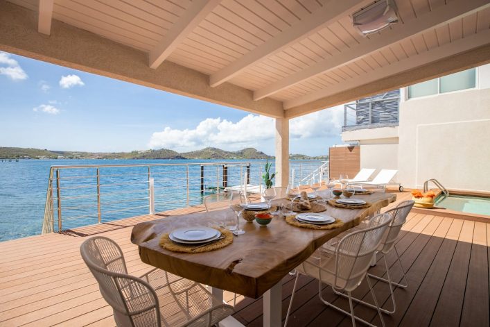 Scret View Beachfront