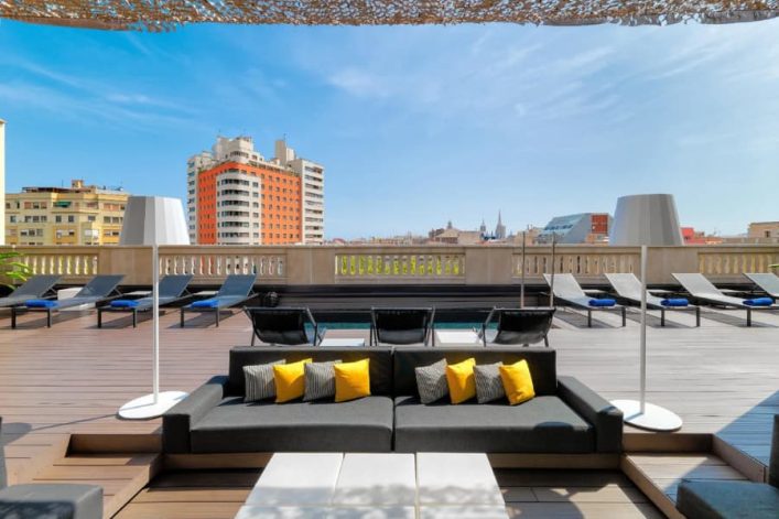 H10 Urquinaona Plaza rooftop