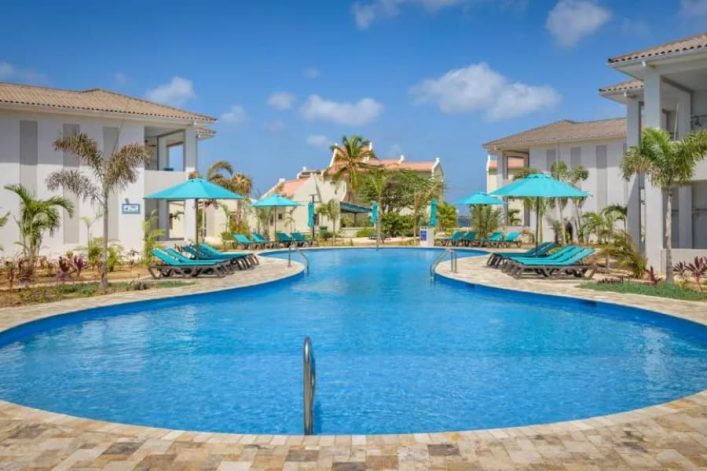 Captain Don's Habitat pool