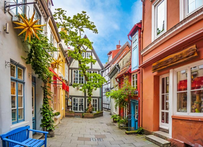 Bremen_historisches_Schnoorviertel_bunte_Haeuser_shutterstock_360584657