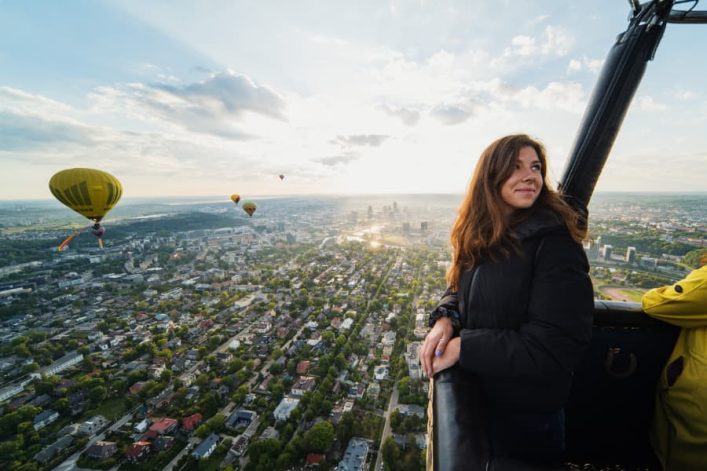 2022-Joana-Suslaviciute-Baltic-Pride-oro-balionai-panorama