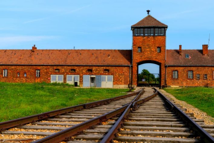 Treinrails voor aushwitz