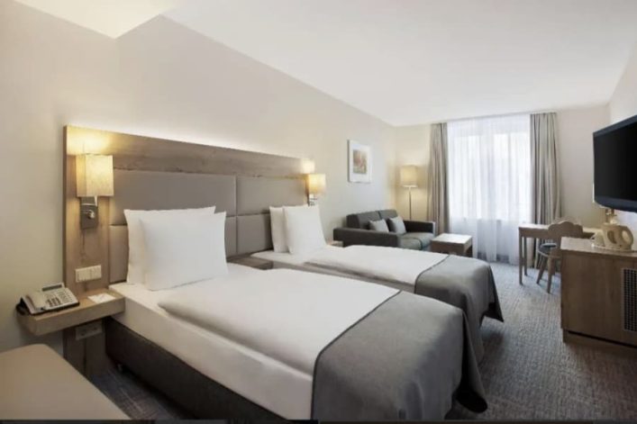 Neuenberg_-Holiday-Inn-City-Centre-3