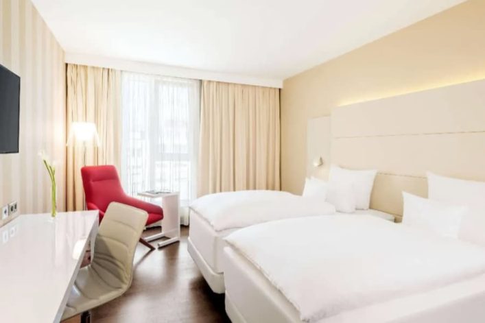 Neuenberg_-NH-Collection-Nurnberg-City